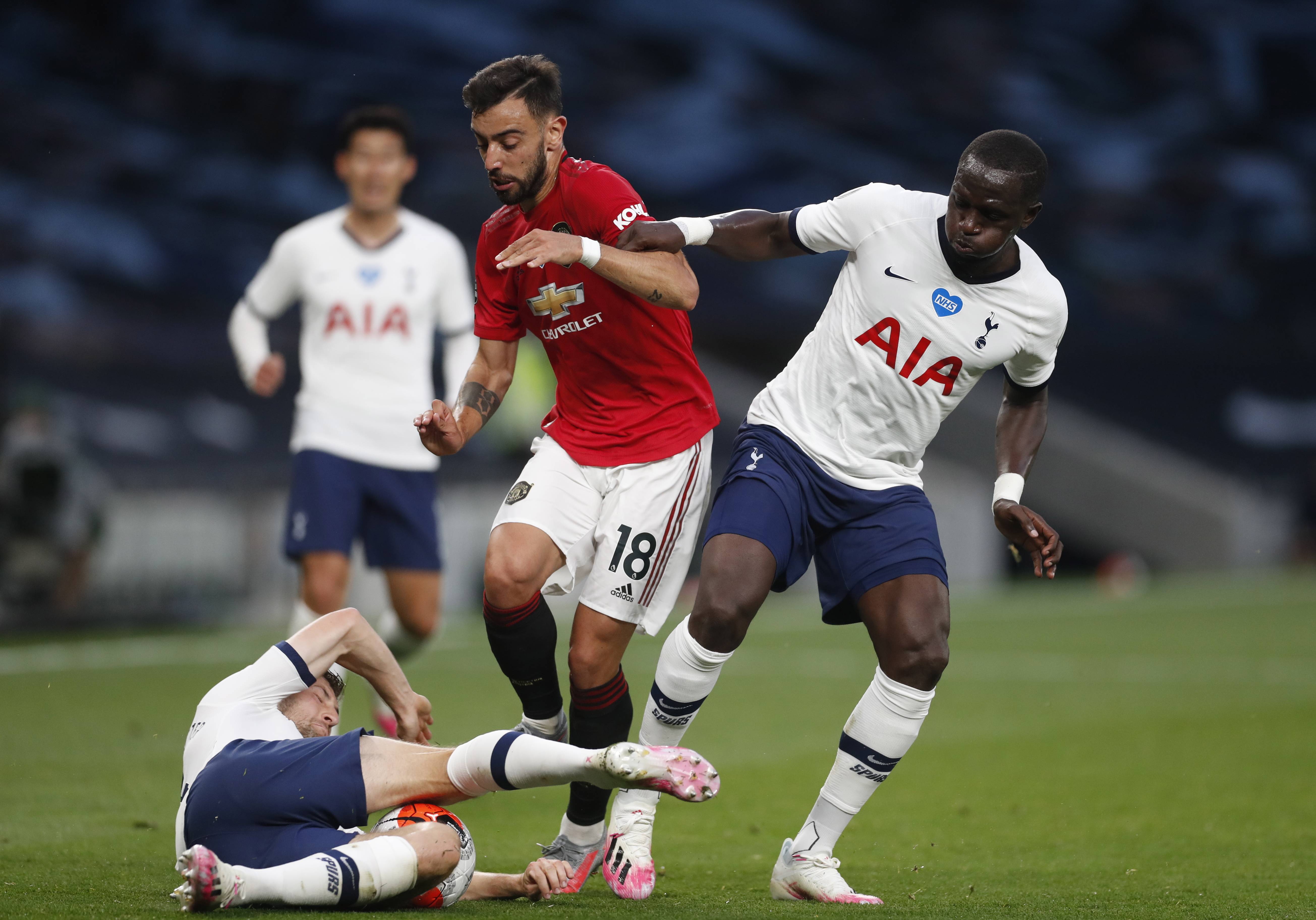 的带领下 的带领下