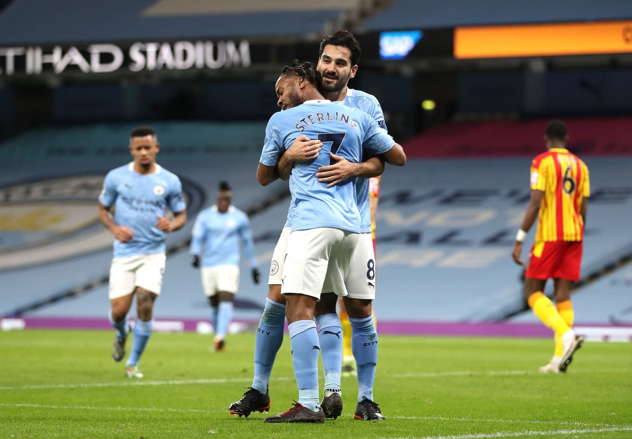 也让C罗的 也让C罗的